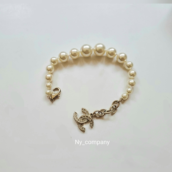 (SLAE)Chanel Crystal CC Logo Pearl Bracelet Brand New - Picture 4 of 4